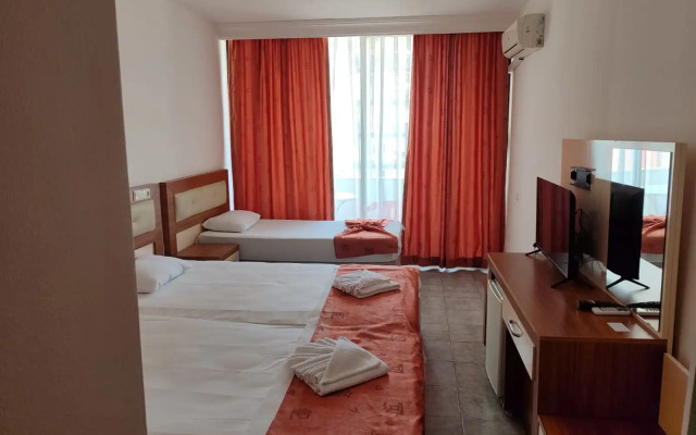 Vi̇va Beach Hotel