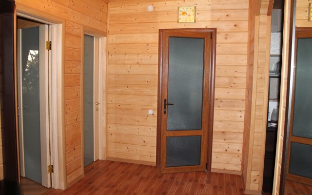 Na Shosse Alupkinskom 62V Guest House