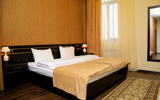 Tomu's Hotel