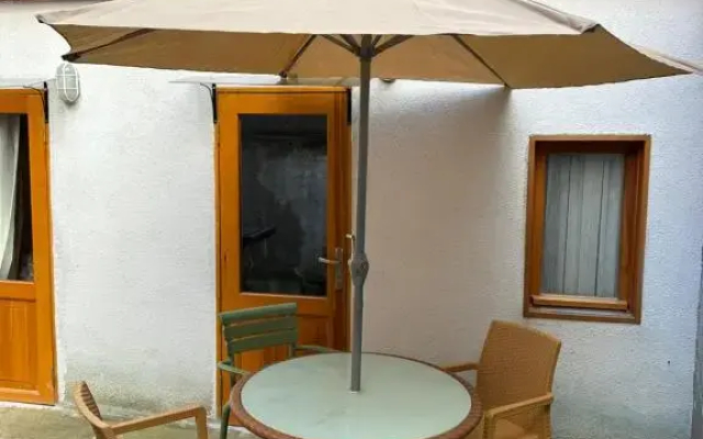 Отель Tree House