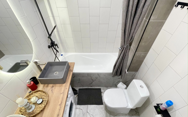 Апартаменты RemiAparts дизайнерская студия с ванной для 3-х гостей