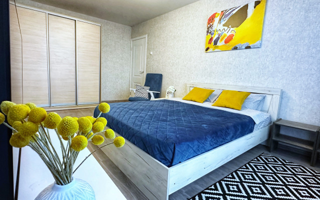 V Tsentre Ryadom s Naberezhnoy i Dostoprimechatelnostyami Flat