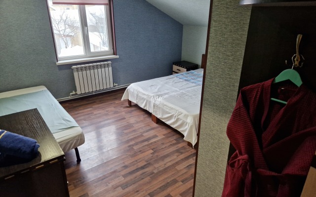 Na Ostrovskogo 1 Private house