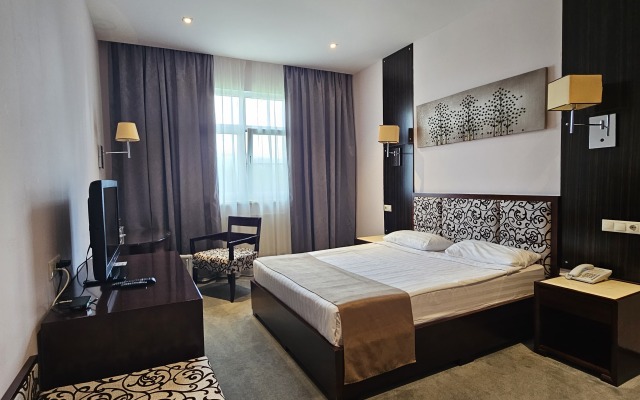 Отель Форест