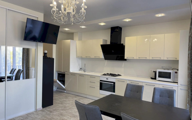 276 prostornaya u morya s balkonom Flat