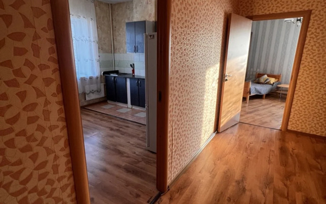 Prostornaya Dvukhkomnatnaya Na 10 Etazhe Flat