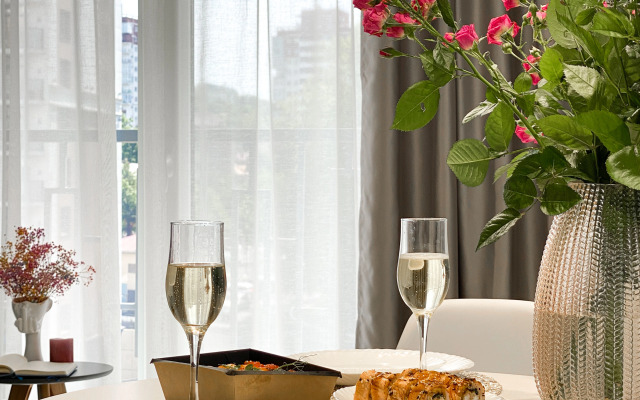 Апартаменты студия 30 кв.м. с двуспальным диваном и балконом 6 этаж