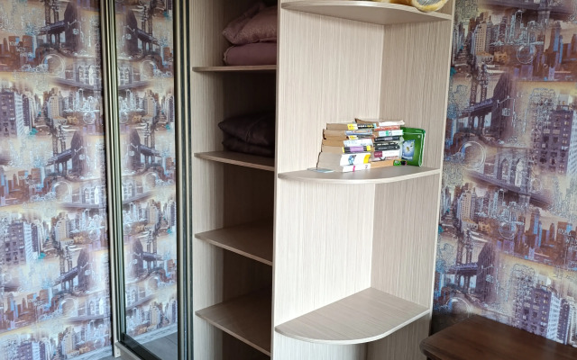 Dvuhkomnatanaya s Dvumya Lodzhiyami Flat