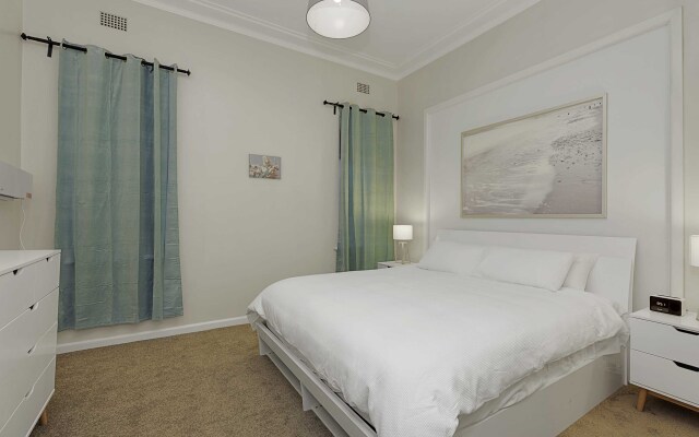 Private Beach House in Bondi Apartments