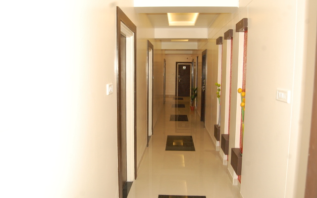 Отель Parth Executive