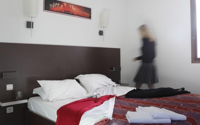 Adonis Carcassonne Résidence la Barbacane Hotel