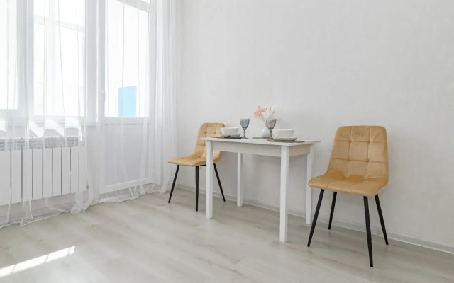 Svetlye I Uyutnye Ryadom S Ekspo Apartments