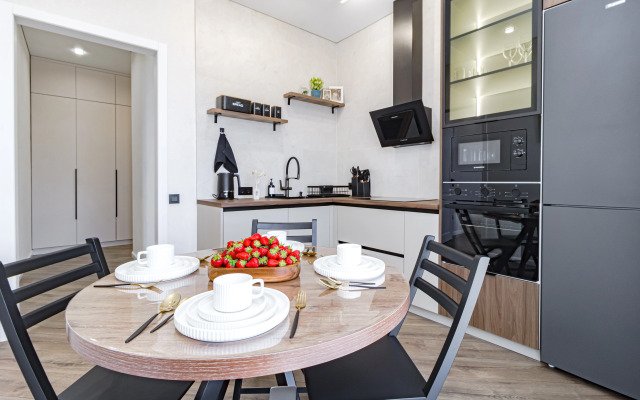 Na Ulitse Zhoshy Khana, 13 Flat