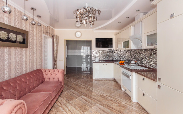 Per. Bogdana Khmelnitskogo 10 Flat