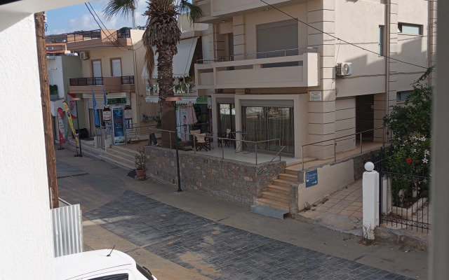 Отель Renia Studios