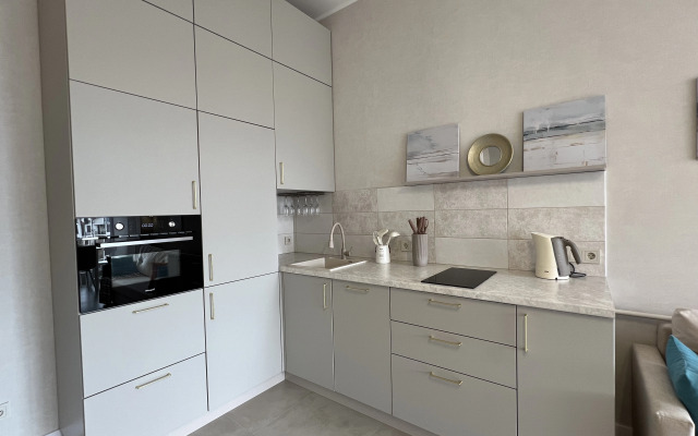 Yarkaya S Kusochkom Morya Flat