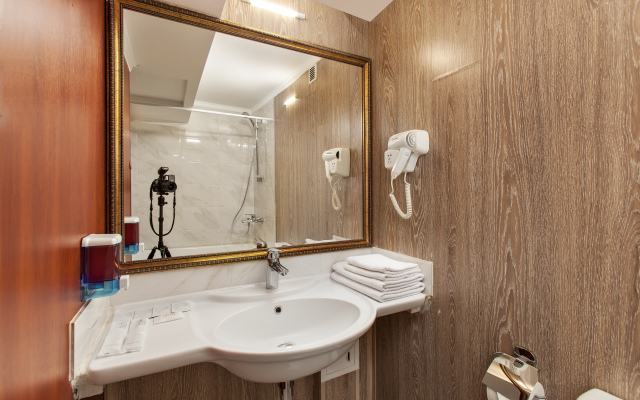 Shodnenskaya Crocuss Mini-Hotel