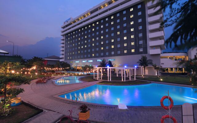 Отель Aston Cirebon Hotel & Convention Center