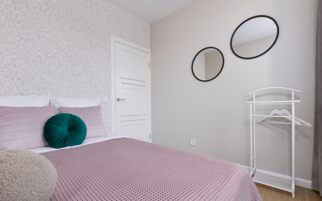 Uluchshennaya 2k S Tremya Krovatyami Flat