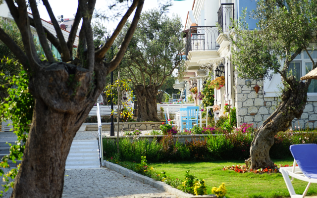 Zeytin Arası Apart Otel