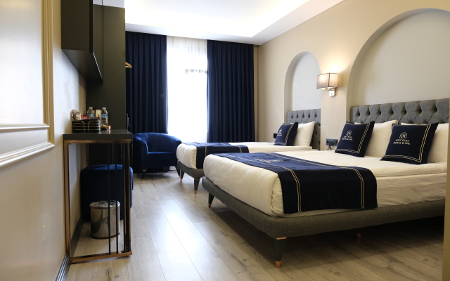 Loft Plus Hotel