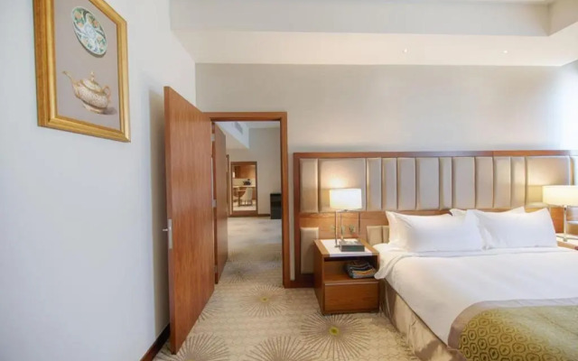 Отель Makkah Al Aziziah Suites