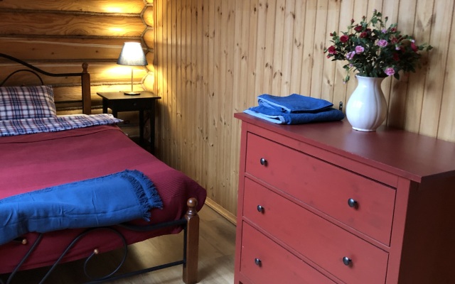 Гостевой Дом с Клёвой Рыбалкой в Своём Пруду, Около Реки