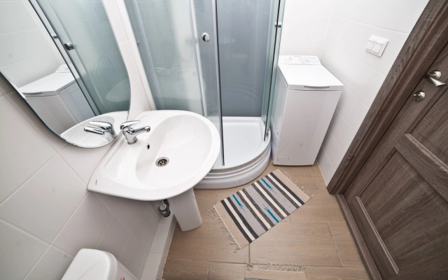 Maryin Dom na Malysheva, 42a Apartmemts