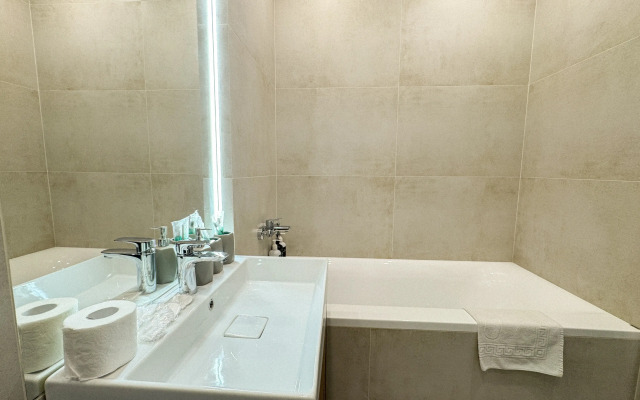 46m U Akvaparka Salut 203 Apartments