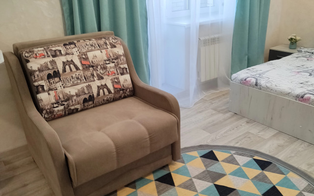 Novaya Sovremennaya Studiya S Vidom Na Roschu Flat