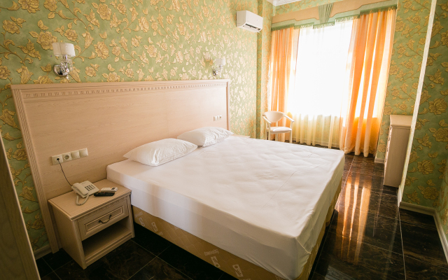 Goluboe Ozero Hotel