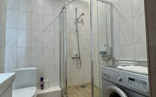 Yousinn Serafimovicha 8 Kv 4 Apartments
