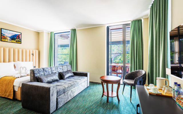River Inn Hotel