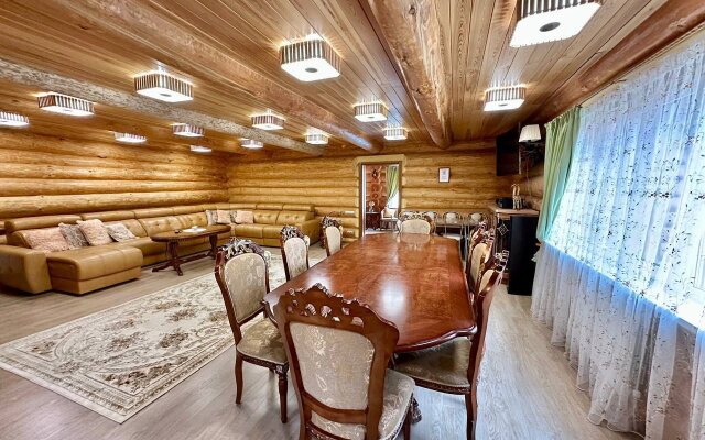 Sredi Khvoynykh Sosen  Private house