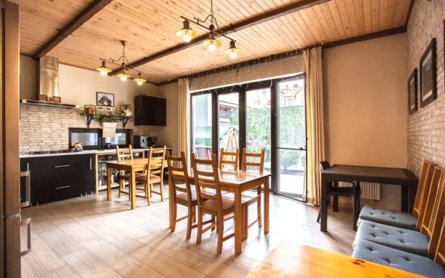 Guest House S Basseynom
