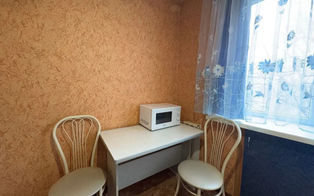 Квартира для командировочных рядом с заводами Лукойл, Каустик;