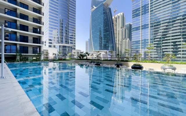 Zada Tower 1br with Excellent Dubai Canal View Apartments