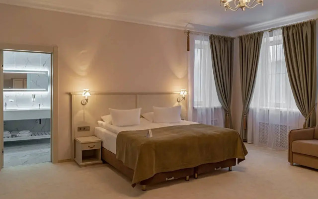Russian Seasons Selo Vyatskoe Hotels 4*