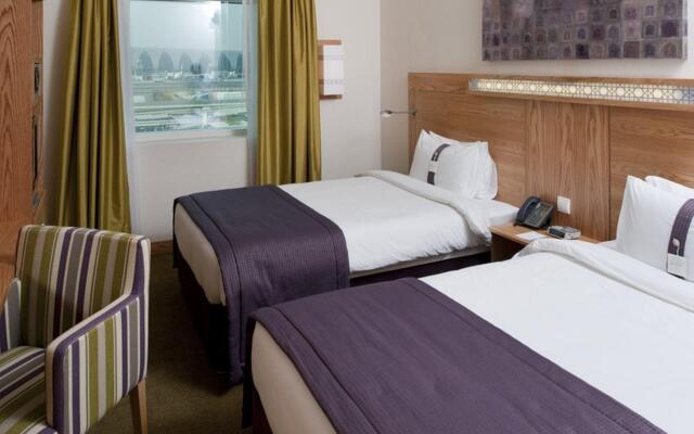 Отель Holiday Inn Express Dubai Airport an IHG Hotel