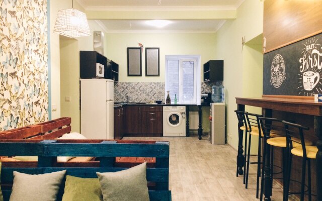 Capsularhouse Hostel