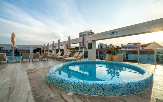 Grace El Paraiso Hotel