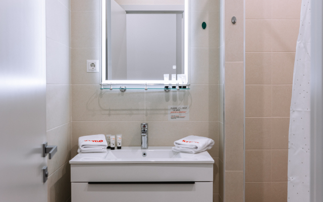 KeyGo #0027, 2 Bedroom, Near The Opera House Apartments