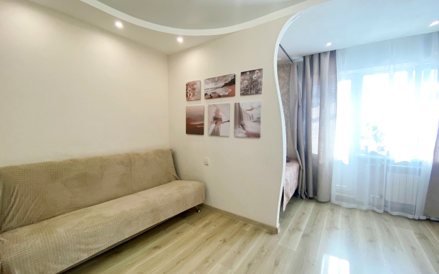 V Tsentre Goroda FULL HOUSE Apartments