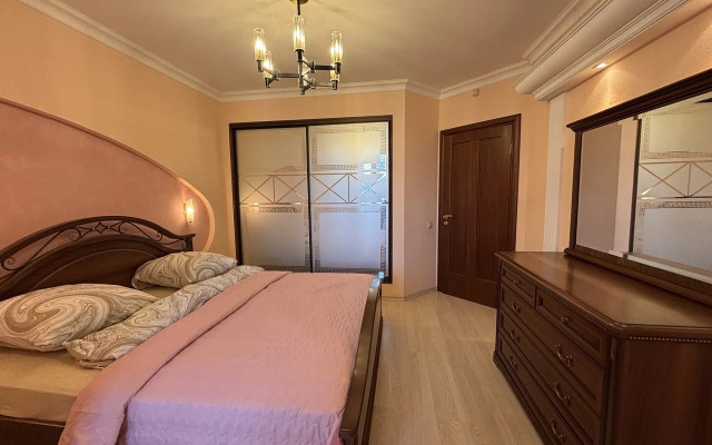 V Rayone Goroda Verkhnie Pechery Flat
