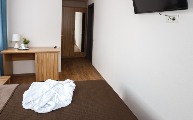 Отель Малахит