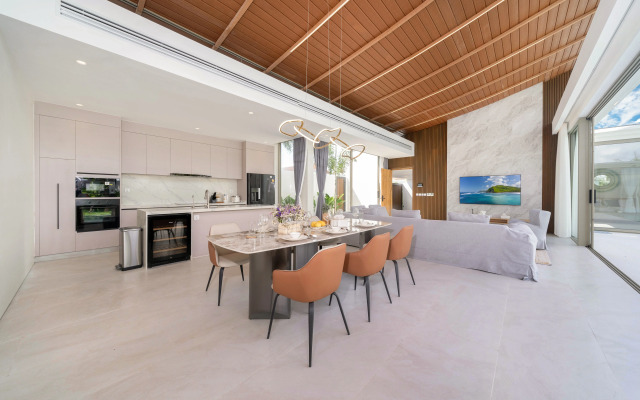 Swimming Pool Villa