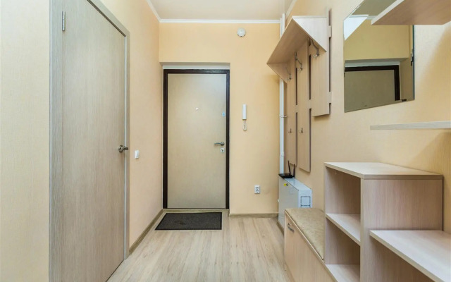 Апартаменты студия в ярких тонах в центре Тюмени