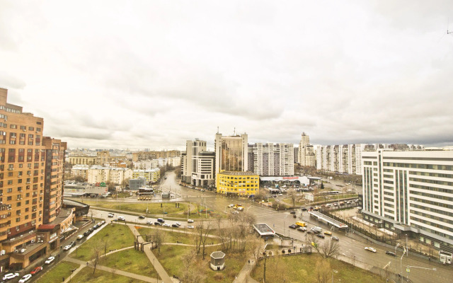 Uyutnaya Trekhkomnatnaya Vozle Metro Proletarskaya Flat