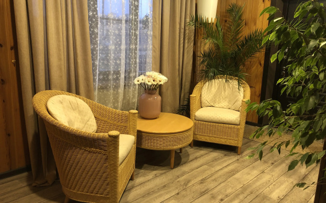 Частный дом у реки