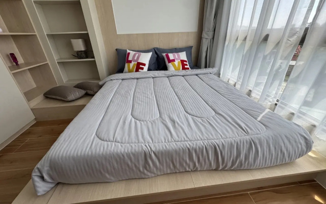 Milaya s Basseynom Ryadom s Morem Flat